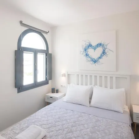 White New 1bd House With Private Jacuzzi In Isterni 펜션 *